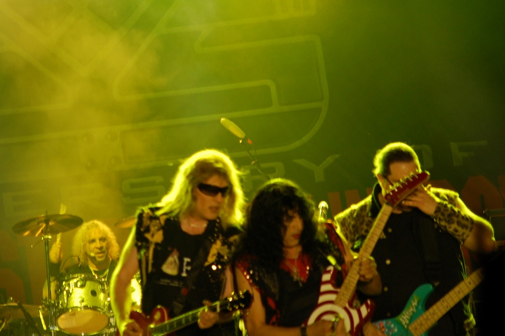 3 Twisted Sister 77.jpg